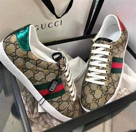 【GUCCI】自由寫意防水眉筆 .